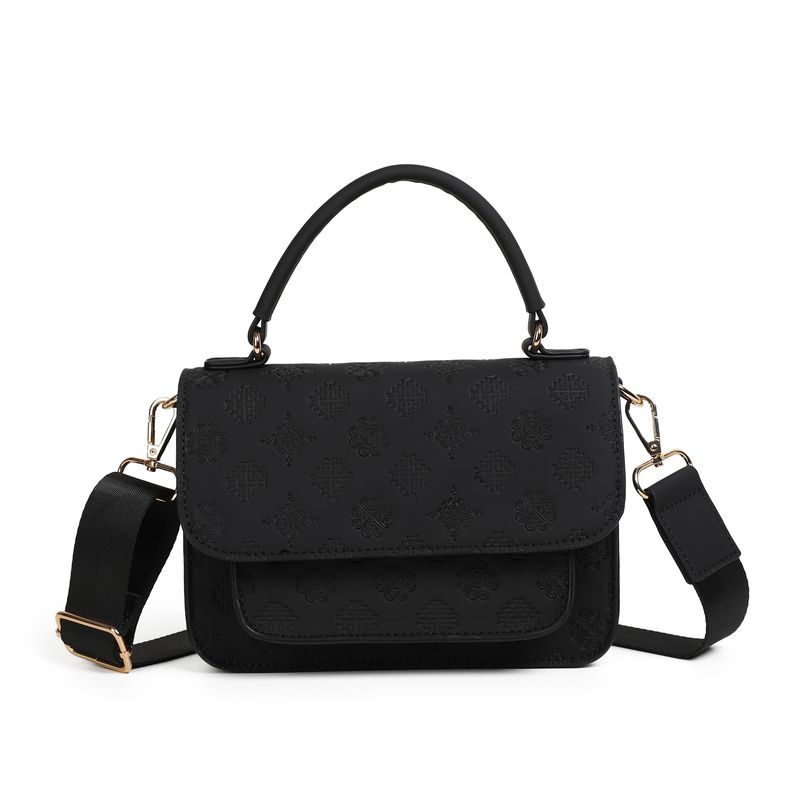 Hillevi clutch svart - elegant väska i imitationsskinn med guldfärgade detaljer