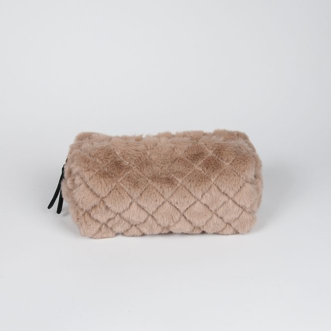 Huvudbild Liten makeupväska i fuskpäls beige