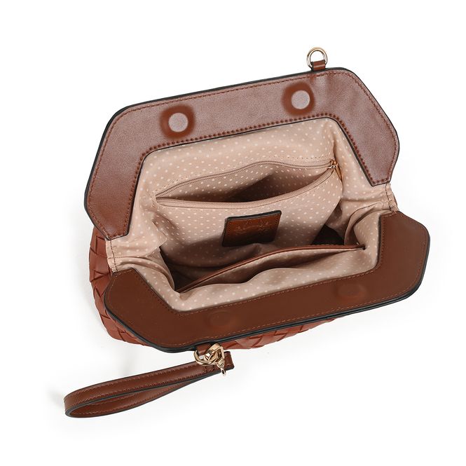 Huvudbild Indi flätad clutch - cognac - elegant och tidlös ...