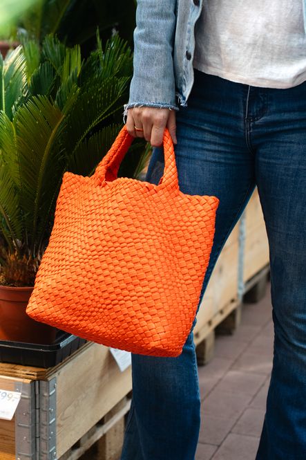 Huvudbild BILLIE flätad handväska - orange